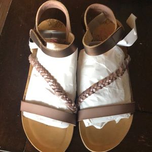 Brand new girl sandal